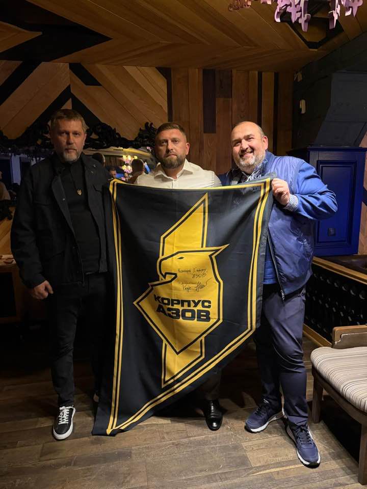 У Чернівцях відбулася акція на підтримку бійців «Азову»   